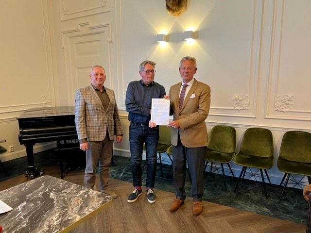 Presentatie formatie, burgemeester, dhr. Zondag en Schreuders